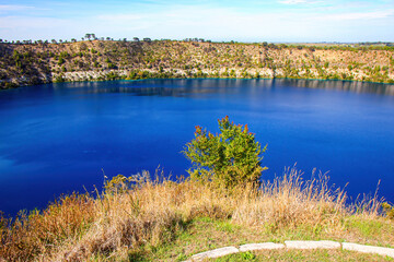 Blue Lake (Warwar), is a crater lake in Mount Gambier. This maar complex aka Berrin is surrounded...