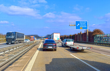 A5 Richtung Mannheim vor Ausfahrt Karlsruhe