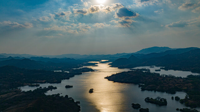 Atardecer lago Suchitlan