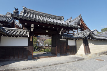 妙心寺　東海庵の山門　京都市右京区花園