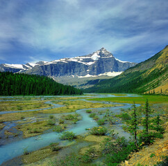 Mount Robson, Mount Robson Provincial Park, Canadian Rocky Mountain - UNESCO World Heritage Site