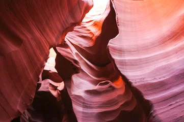 Fototapeten 光が舞い降りるアンテロープキャニオンの地下 © KTK Creatives