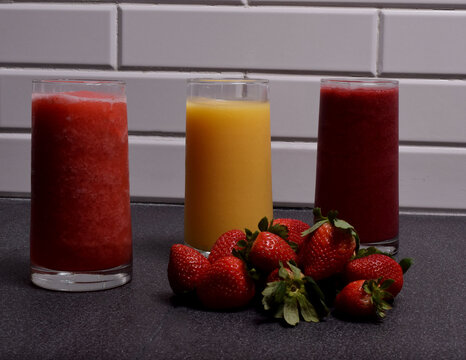 Smoothie Fresa, Mango , Fruto Rojos