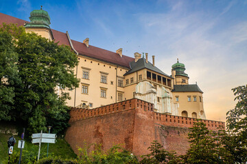 Fototapeta na wymiar Scenic view of Wawel Royal Castle in Krakow at sunrise