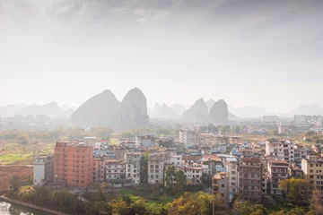 Photo sur Plexiglas Guilin City buildings and mountains scenery in Guilin, Guangxi, China