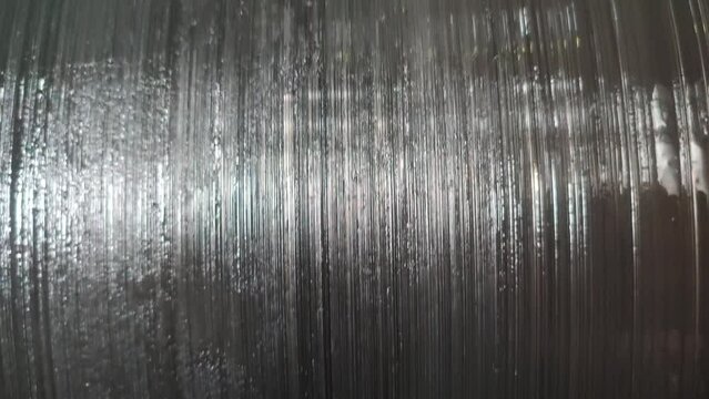 Slowly rotating shaft