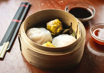 chinese steamed dumplings