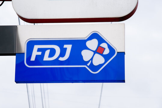 Enseigne logo de la Fran&ccedil;aise des Jeux (FDJ)