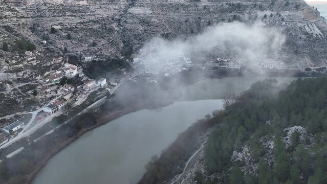 Ca&ntilde;on del Rio Jucar en su paso por Tolosa en Albacete