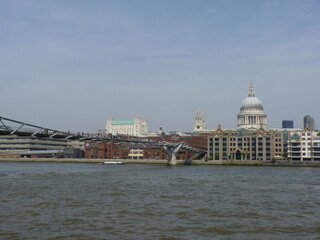 Fototapeta premium Millenium Bridge Tamise Londres et Cathédrale Saint Paul