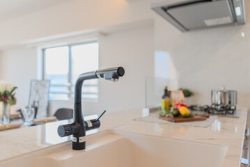 オシャレでシックなシンクの水栓