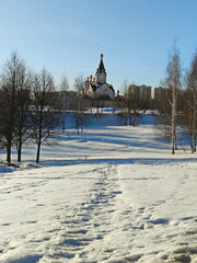 Winter path to the temple