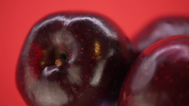 big red apples
