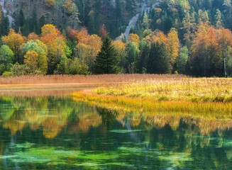 herbstlicher Brunnsee, Salzatal, Steiermark, Österreich
