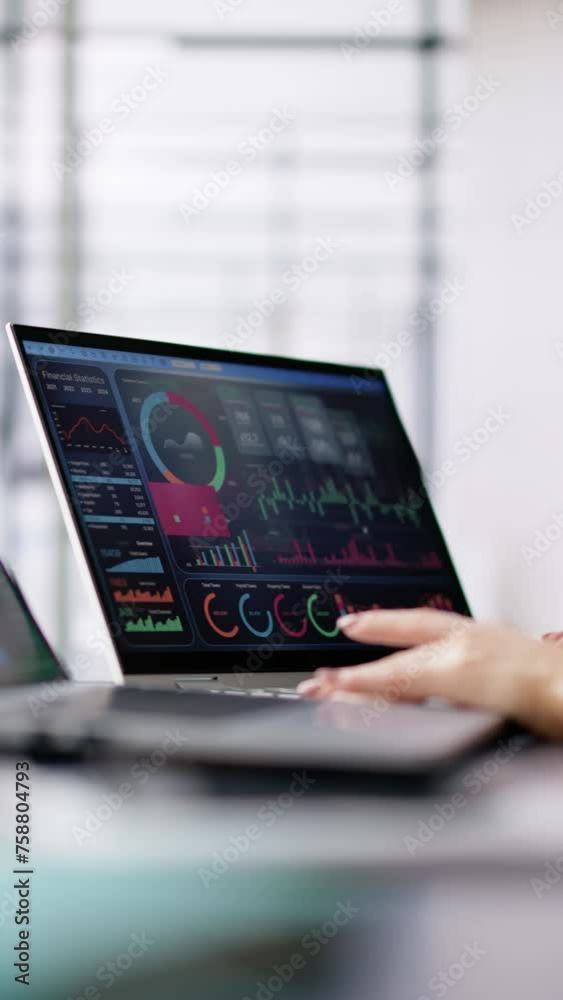 Poster Data Analyst Using Data Analytics KPI