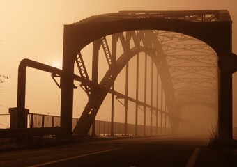 Pont dans la nuit à proximité de Strasbourg