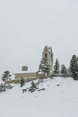 Celerina, San Gian, Kirche, St. Moritz, Oberengadin, Engadin, Pfarrkirche, Wanderweg, Winter, Wintersport, Langlauf, Schneefall, Nebel, Neuschnee, Unwetter, Alpen, Graubünden, Schweiz