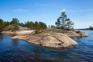 The coast of Lake Ladoga - 759041504