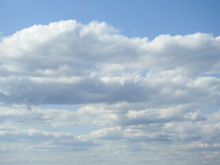 Obraz premium Cloudy skies over Galloway, New Jersey. Natural background, cloudscape photography.