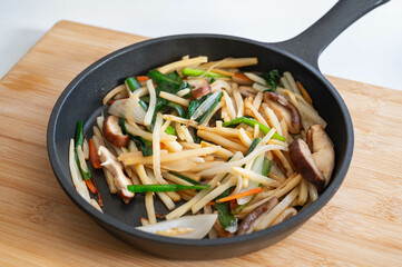 味付け前の炒め物