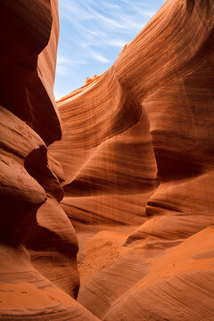 The winding paths and walls of the Slots Canyon of Page Arizona