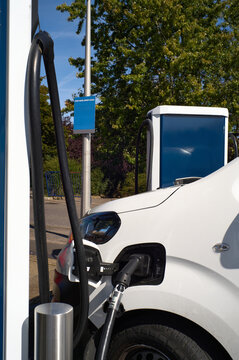 Van charging at public charging point