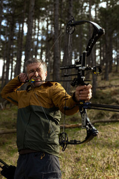 Bowman aiming at the target