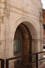 Blick in die Historische Altstadt von Verona in Italien