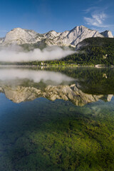 Fototapeta premium Grundlsee, Backenstein, Reichenstein, Salzkammergut, Steiermark, Österreich