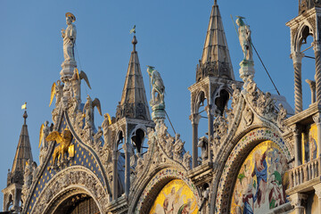 Statuen auf der Basilica San Marco, Venedig, Italien