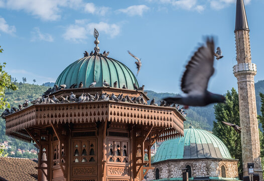 Sebilj fountain and Havadze Duraka&rsquo;s Mosque in Sarajevo, Bosnia and Herzegovina