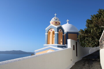 Bunte Kirche in Thira auf Santorini