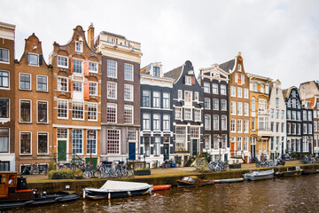 Fototapeta na wymiar Traditional Dutch architecture buildings in Amsterdam in winter