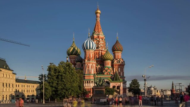 Time Lapse - St Basil's Cathedral and Red Square (Panning)