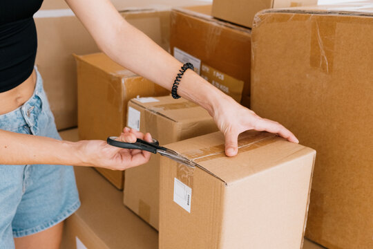 Anonymous opening boxes after moving