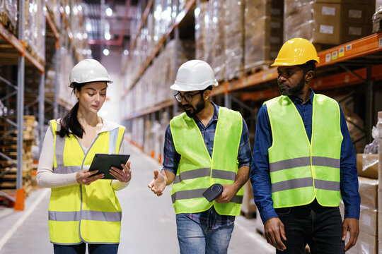 Working employees distribution center