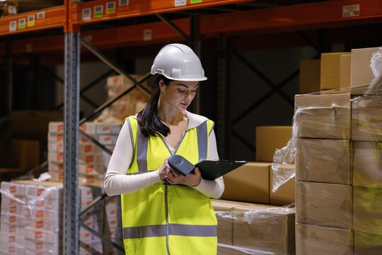 Storage service manager controling data digital tablet 