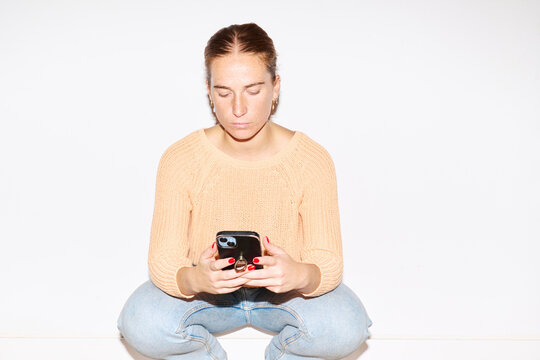sending text squatting