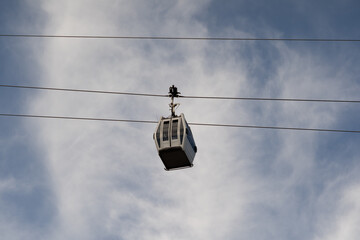 Naklejka premium Cable Car on a Cloudy Day