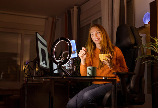 redhead streamer eating cereal live