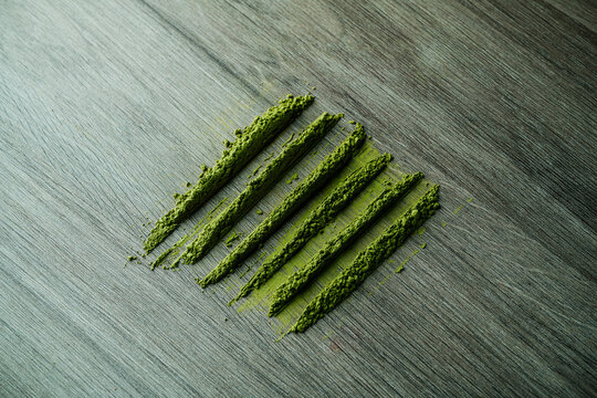matcha powder tea in lines