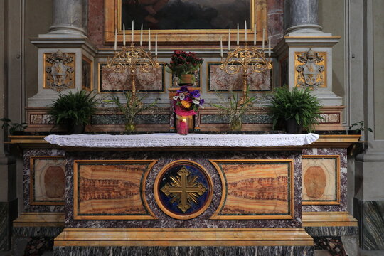 Sacre Stimmate di San Francesco Church Altar in Rome, Italy