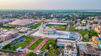Aerial view Prem Mandir mathura, This Hindu temple in Vrindavan, Mathura, India. It is maintained by Jagadguru Kripalu Parishat, DJI mini 3pro - obrazy, fototapety, plakaty
