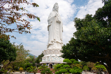 Obraz premium The statue of buddha in Linh Ung Pagoda, Da Nang, Vietnam