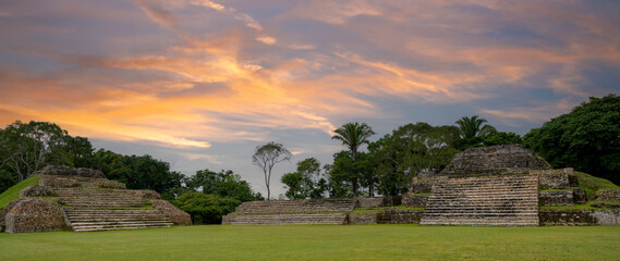 Maya Pyramiden Altun Belize Panorama Abendrot