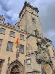 Fototapeta na wymiar Tour de l'horloge astronomique à Prague