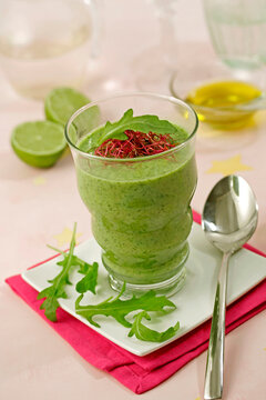 Arugula gazpacho with almonds.