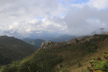 Fototapeta premium Paisaje montañoso