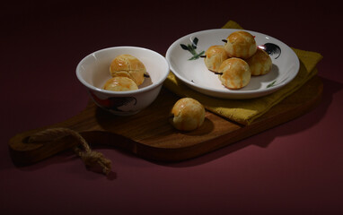 baked luxury tart in peranakan nyonya crisp with cranberry pineapple jam paste inside with clove...