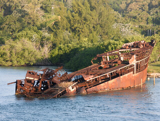 Sunken Ship in Mahogany Bay, Roatan, Honduras